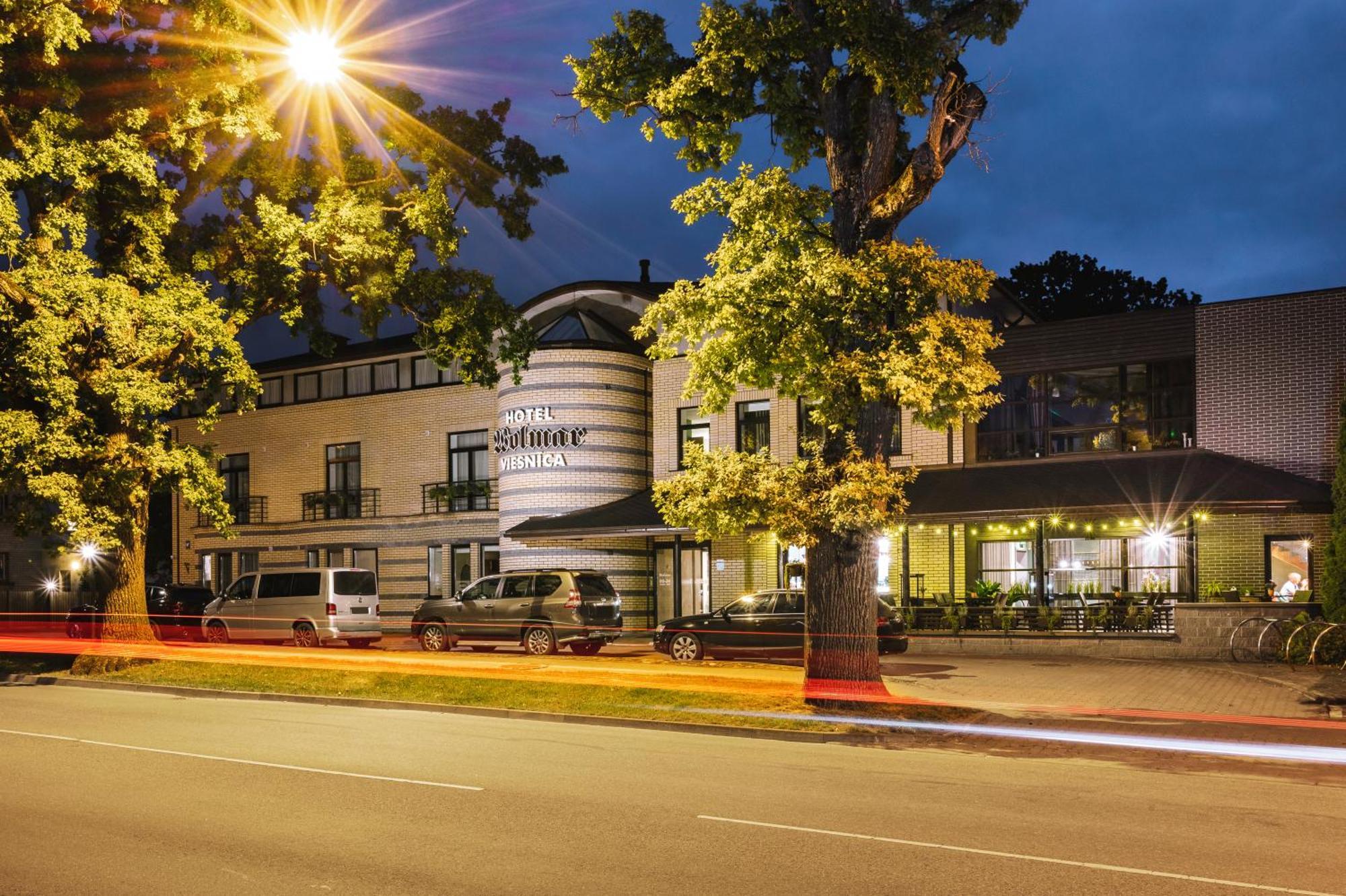 Wolmar Hotel Valmiera Exterior photo