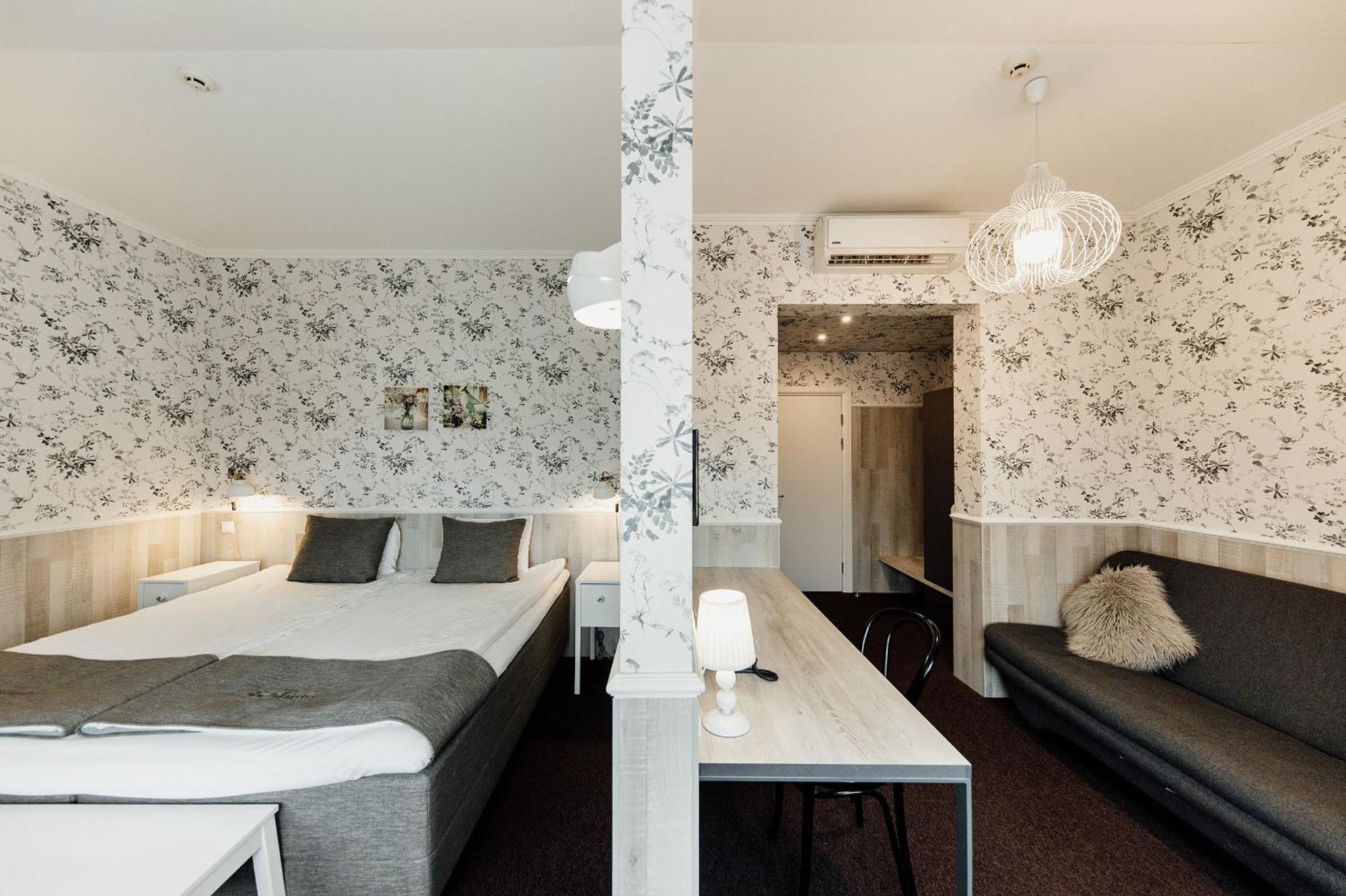 Wolmar Hotel Valmiera Exterior photo