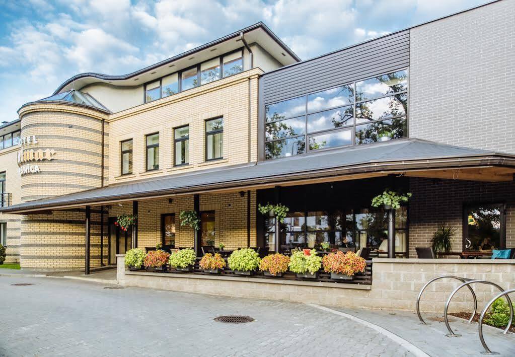 Wolmar Hotel Valmiera Exterior photo
